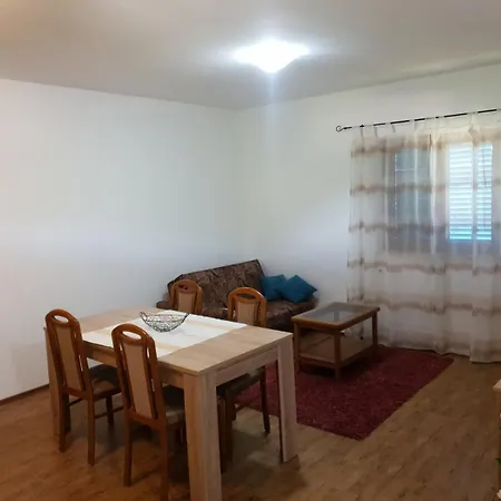 Apartment&rooms Hacienda Stelio *