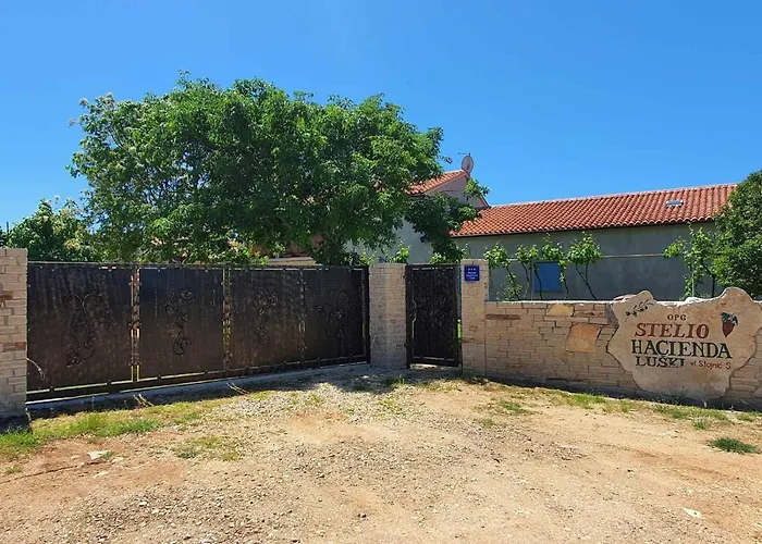 Apartment&rooms Hacienda Stelio
